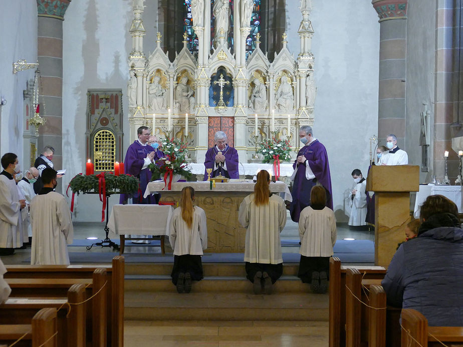 Beauftragung zu Lektorat und Akolythat in St. Marien, Volkmarsen (Foto: Karl-Franz Thiede)